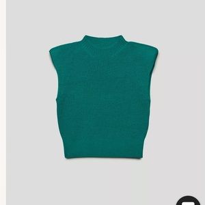 Hazlitt Sweater Vest
Merino wool sweater vest - Empress Green